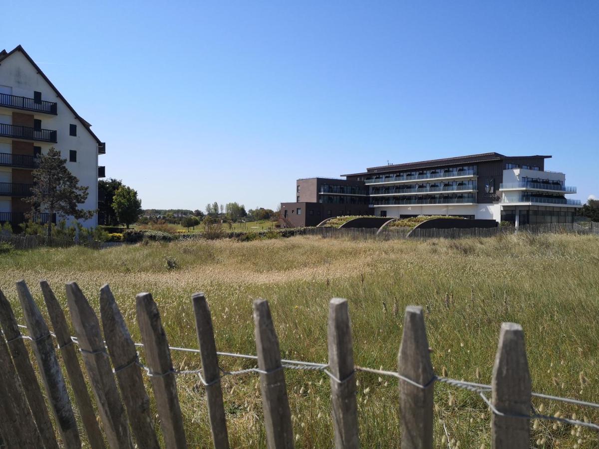 Cabourg Plage A 200M Plage 외부 사진