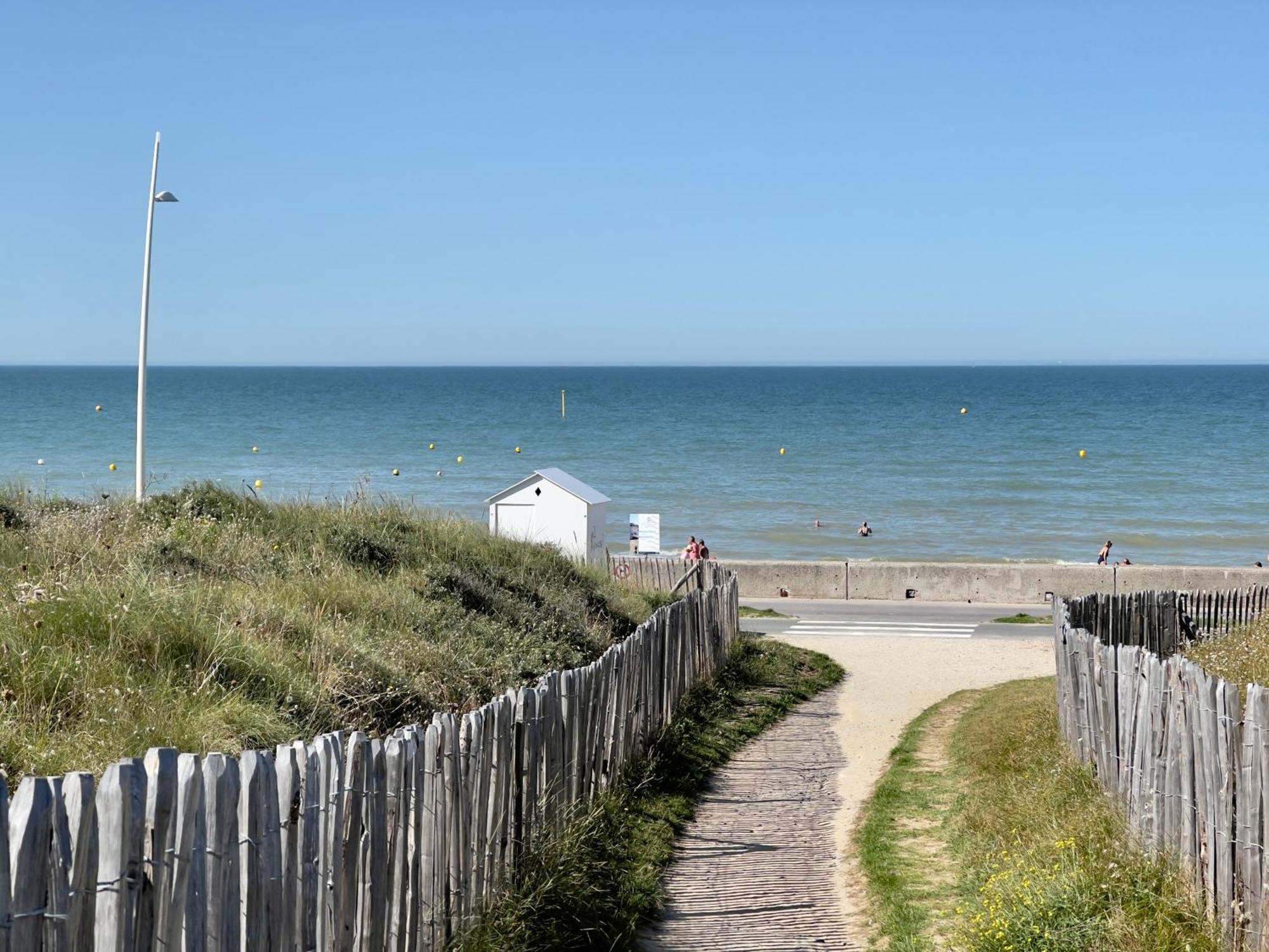 Cabourg Plage A 200M Plage 외부 사진